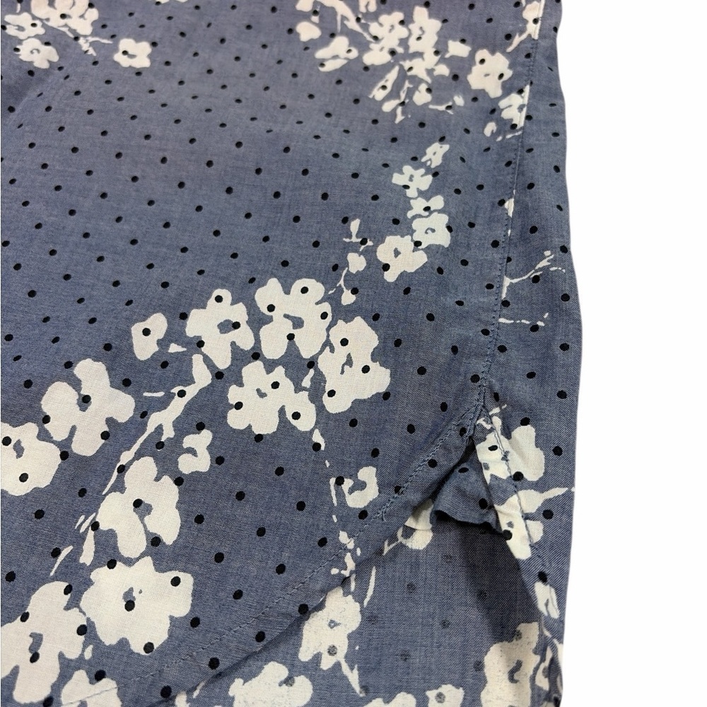 Talbots Womens Blue Floral Dot Chambray V Neck Long Sleeve Blouse Size M Top - Picture 5 of 9
